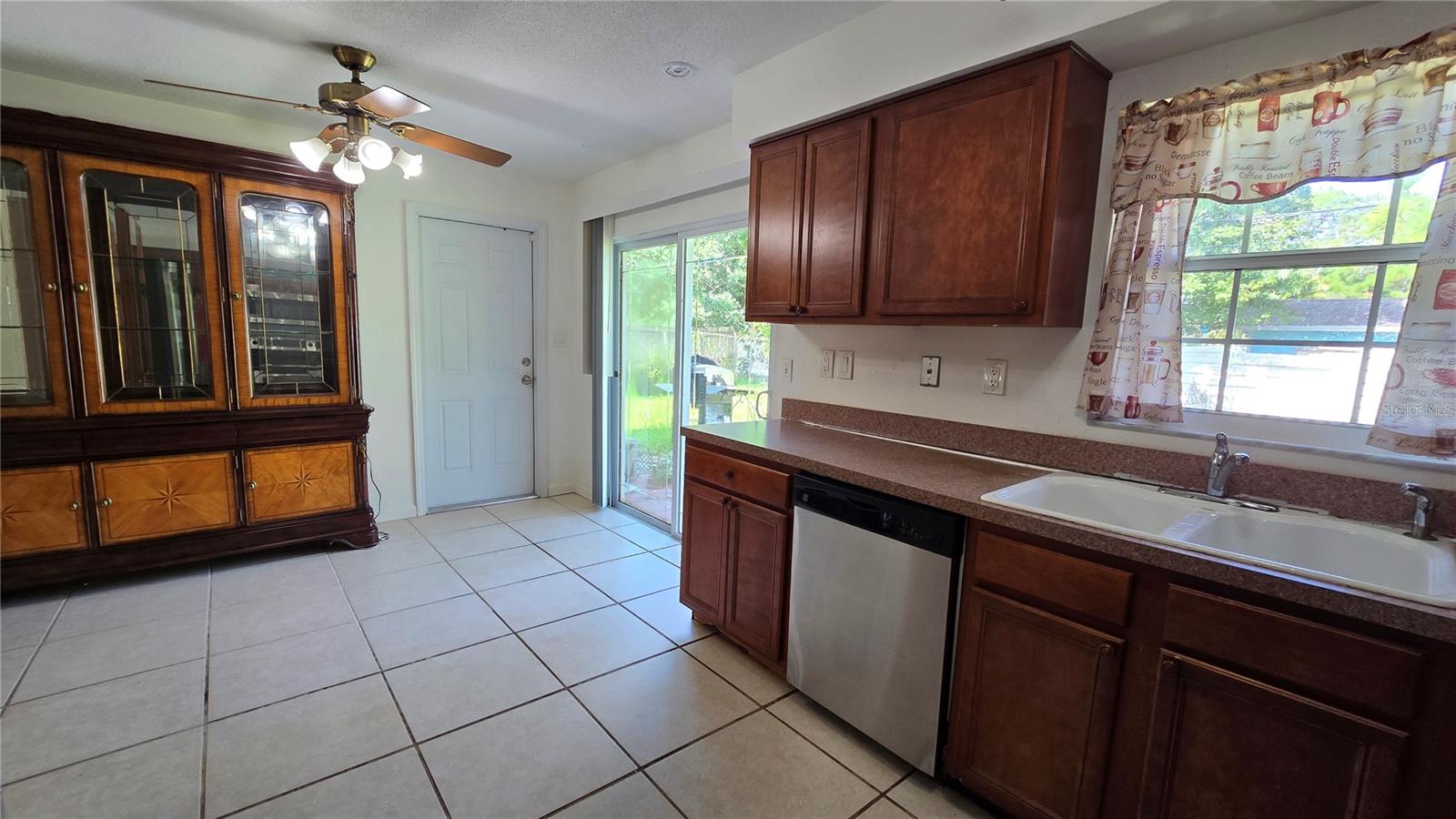 Image 9 of 16 For 3952 Berkshire Drive