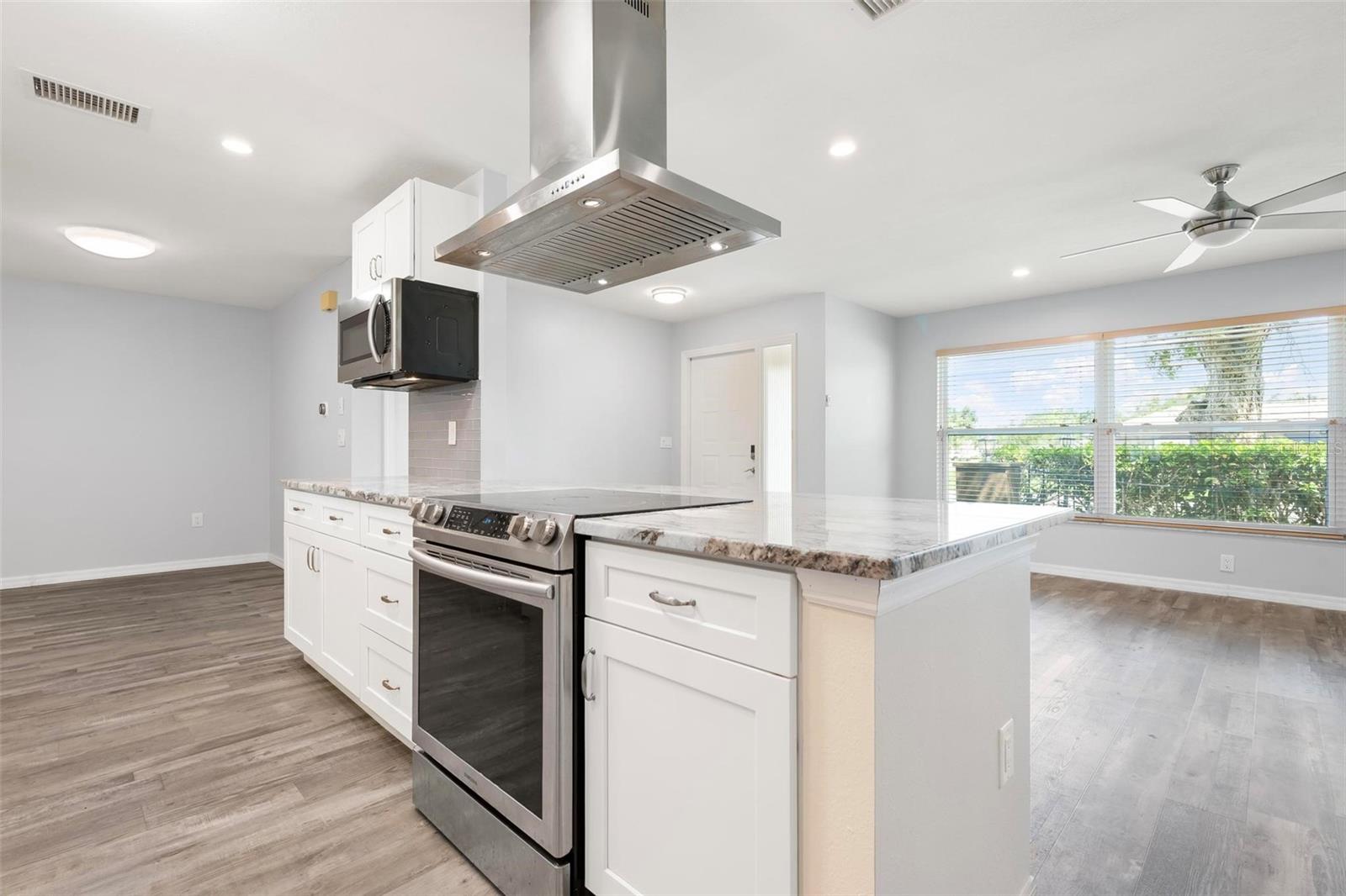 Image 12 of 37 For 1804 Oak View Drive