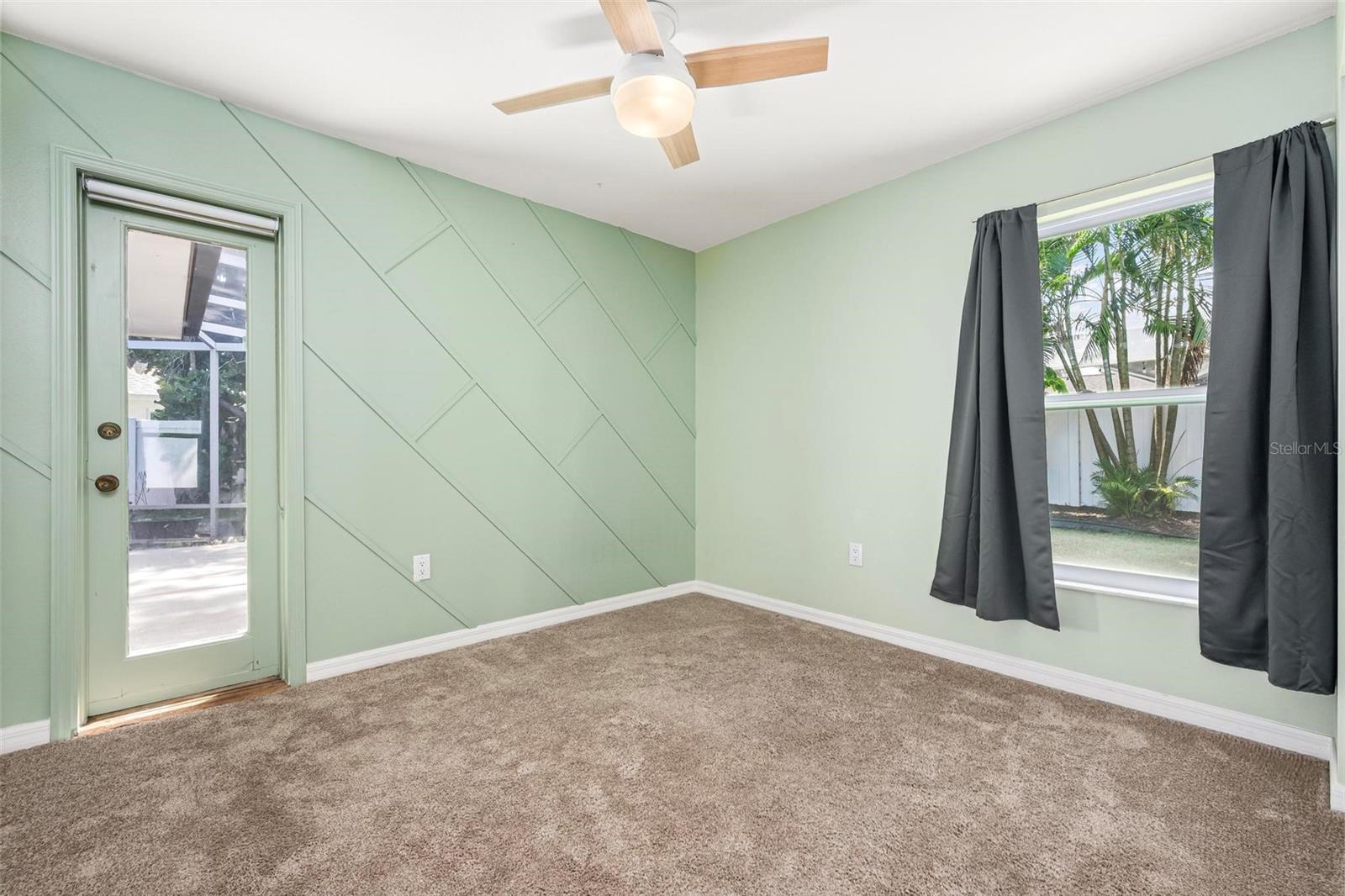 Image 22 of 37 For 1804 Oak View Drive