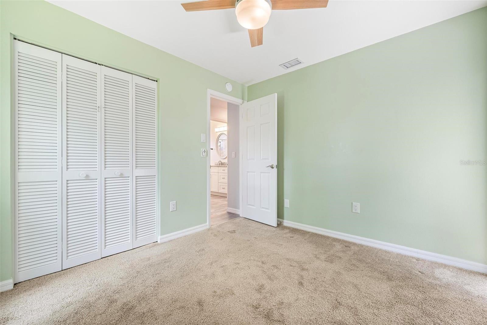 Image 23 of 37 For 1804 Oak View Drive