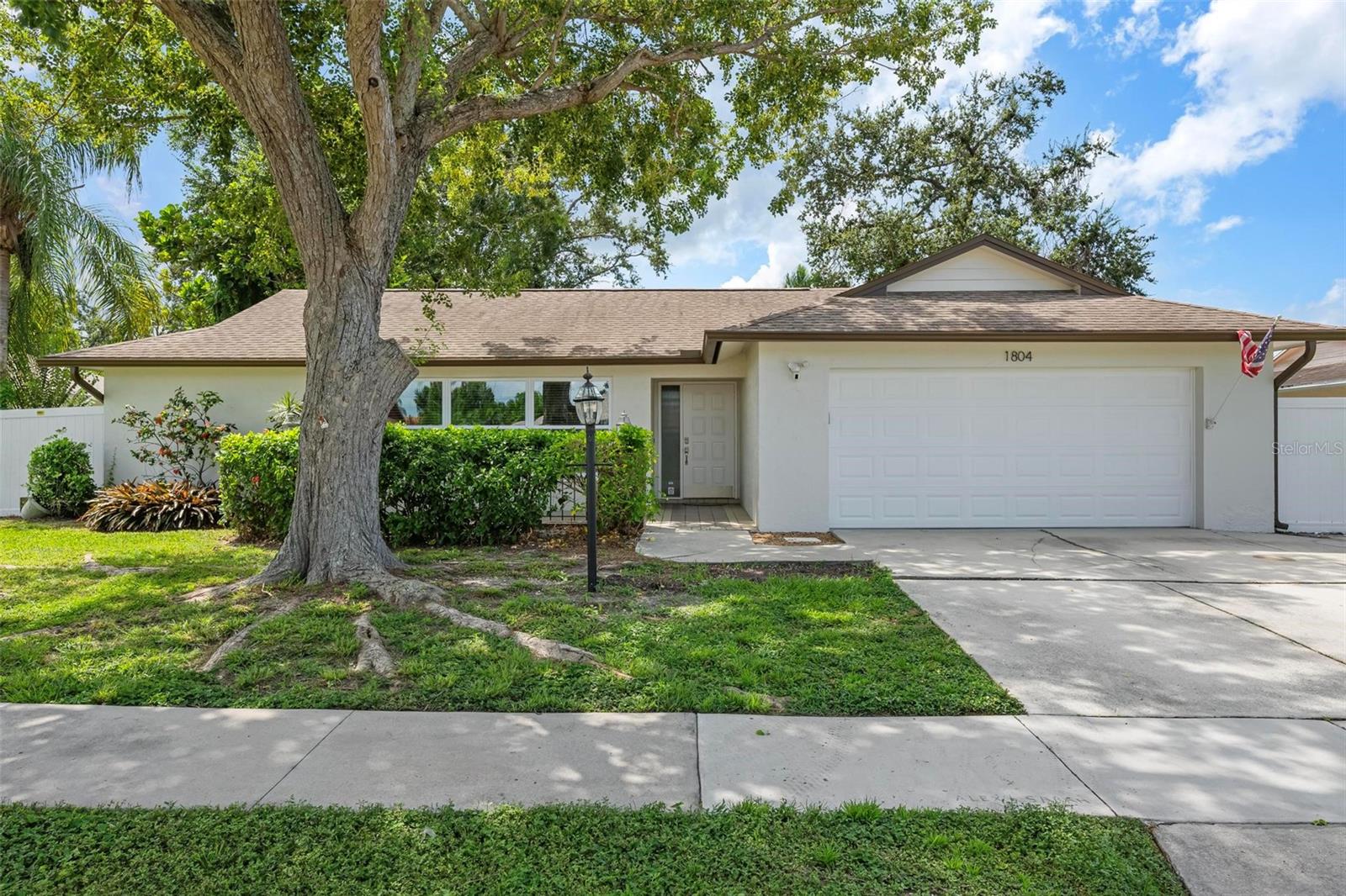 Image 3 of 37 For 1804 Oak View Drive