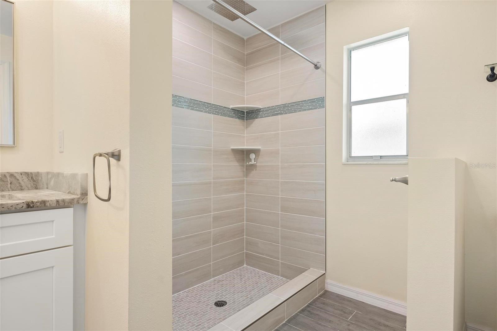 Image 31 of 37 For 1804 Oak View Drive