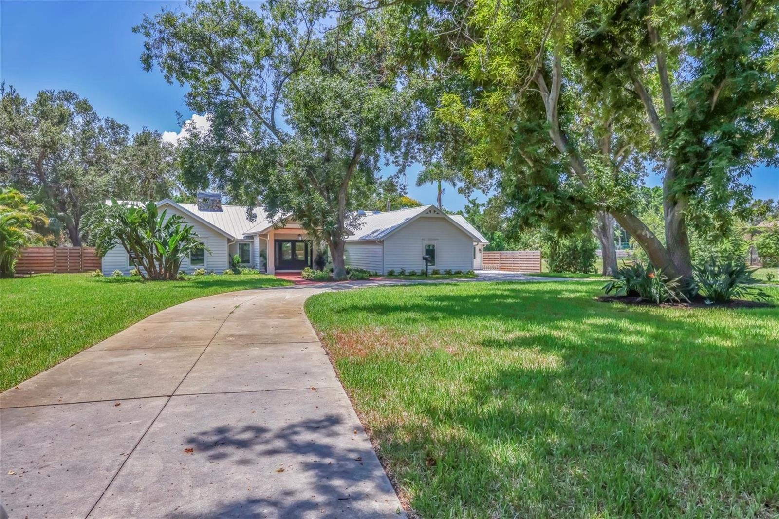 Image 4 of 62 For 4809 Riverview Boulevard