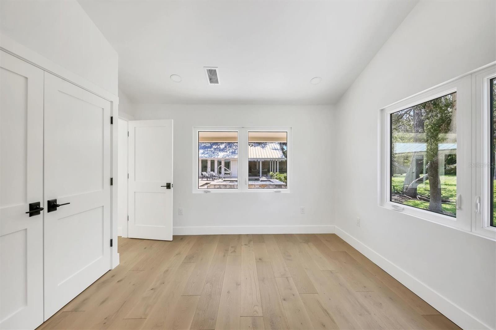 Image 41 of 62 For 4809 Riverview Boulevard