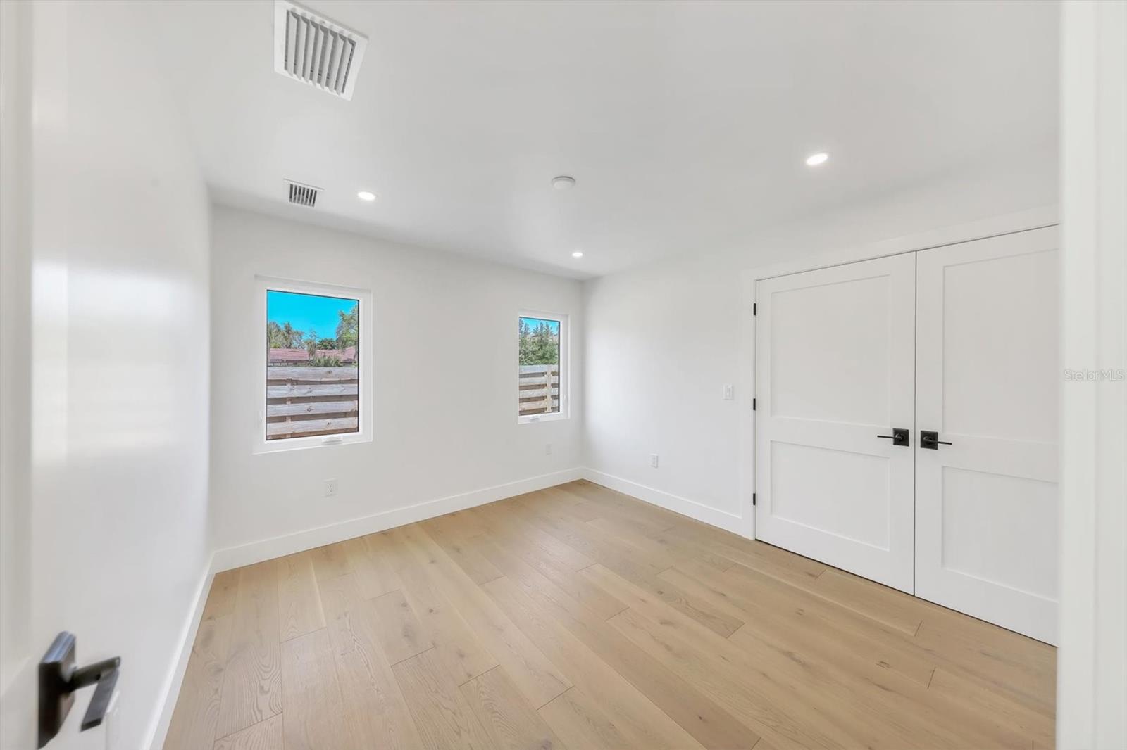Image 43 of 62 For 4809 Riverview Boulevard
