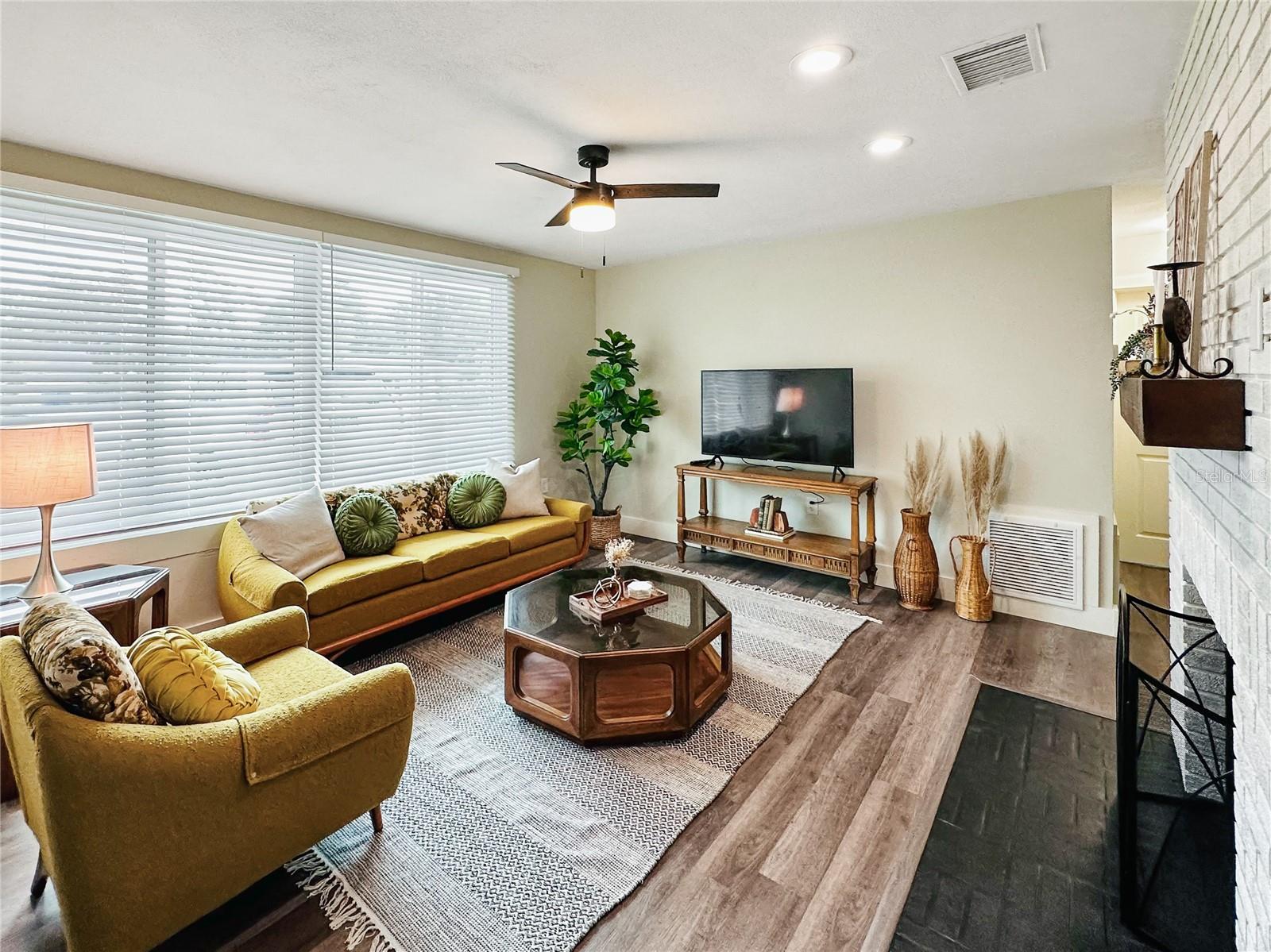 Image 8 of 51 For 339 Suwanee Avenue