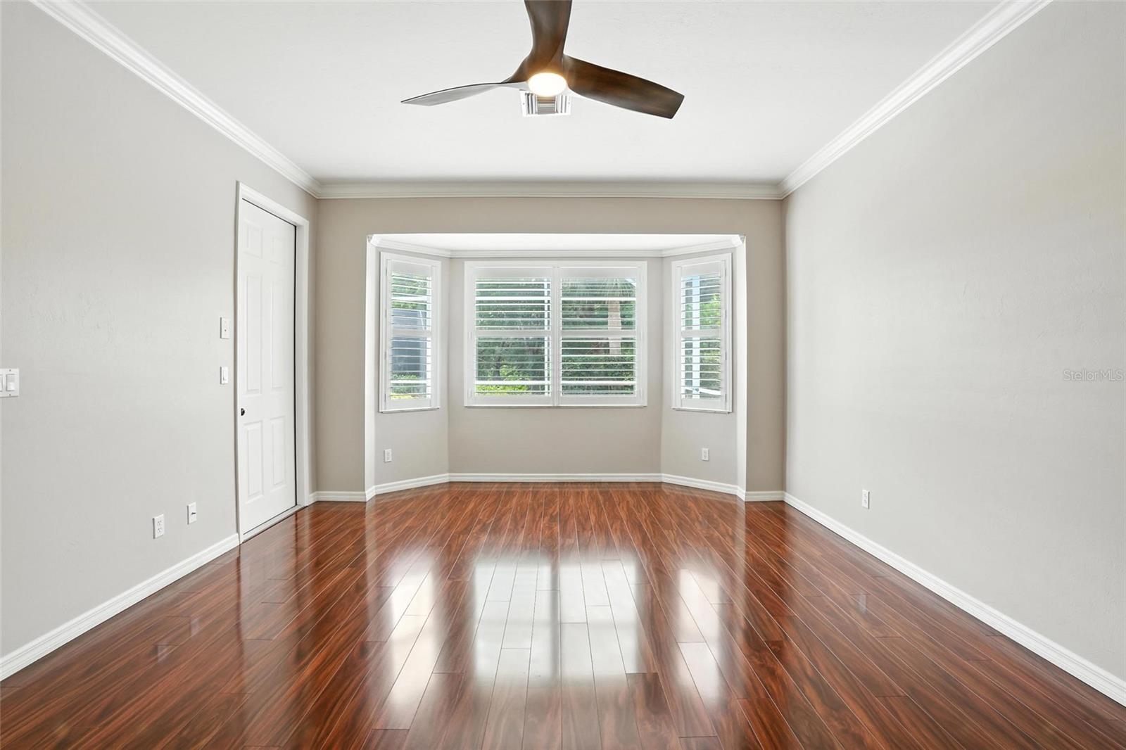 Image 18 of 48 For 9827 Colonial Walk N