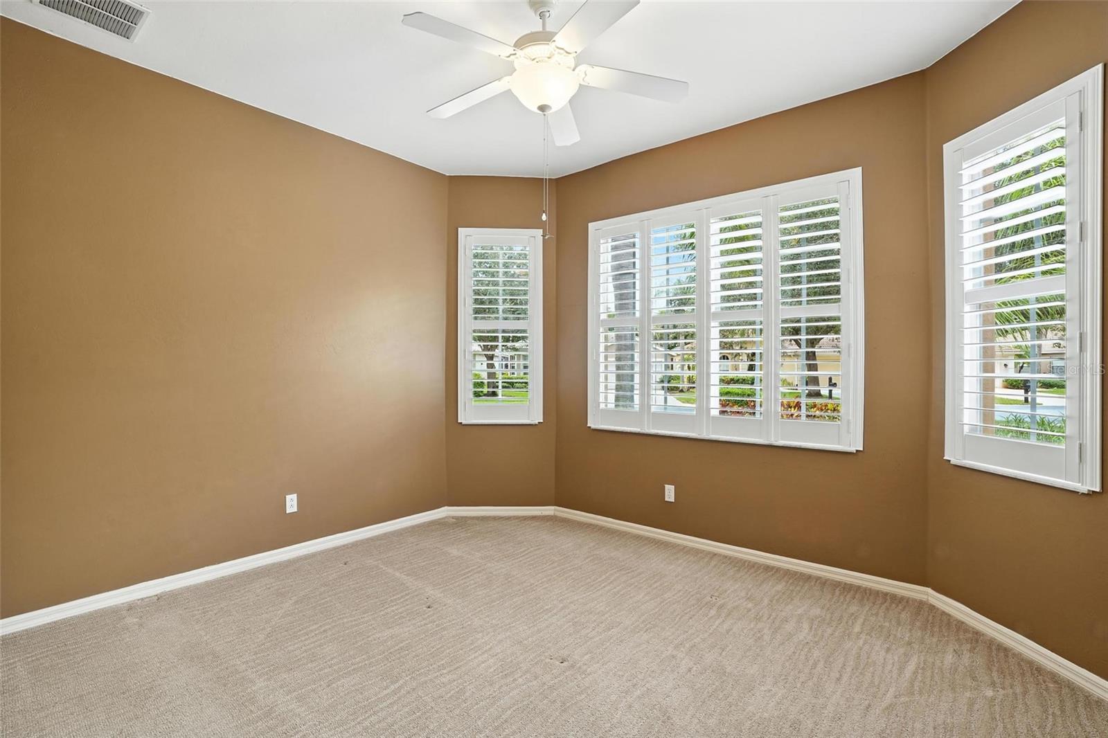Image 25 of 48 For 9827 Colonial Walk N