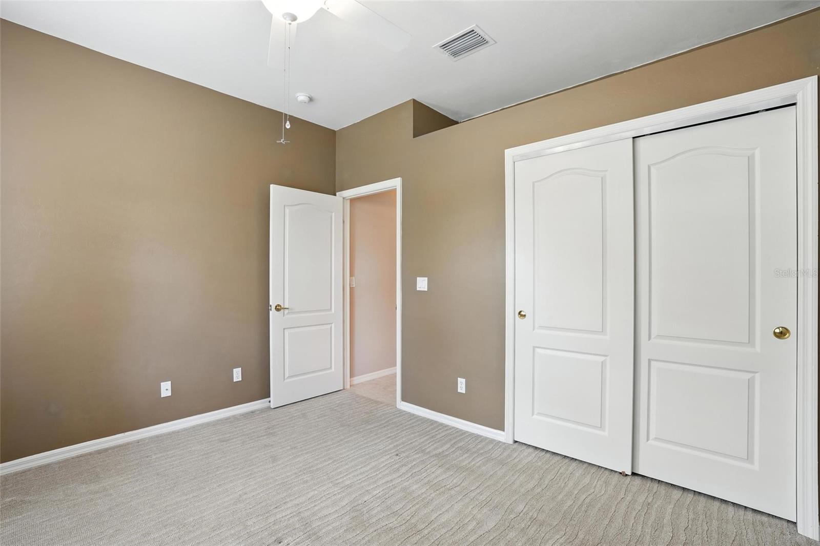 Image 26 of 48 For 9827 Colonial Walk N