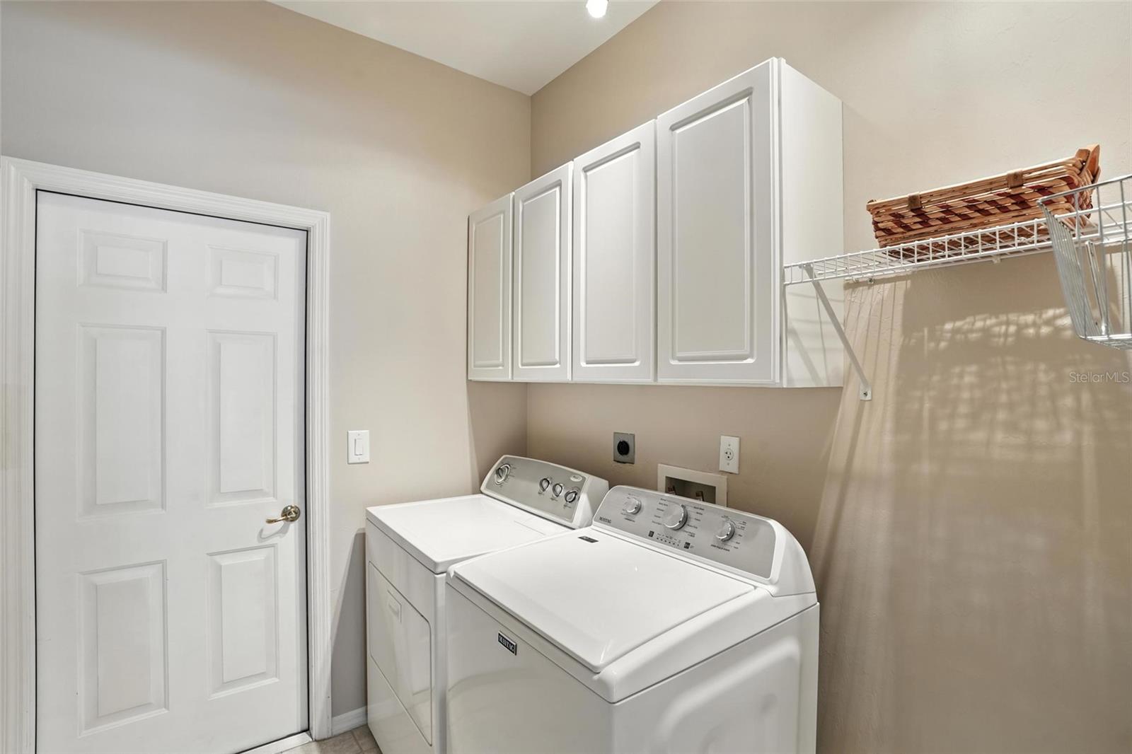 Image 30 of 48 For 9827 Colonial Walk N