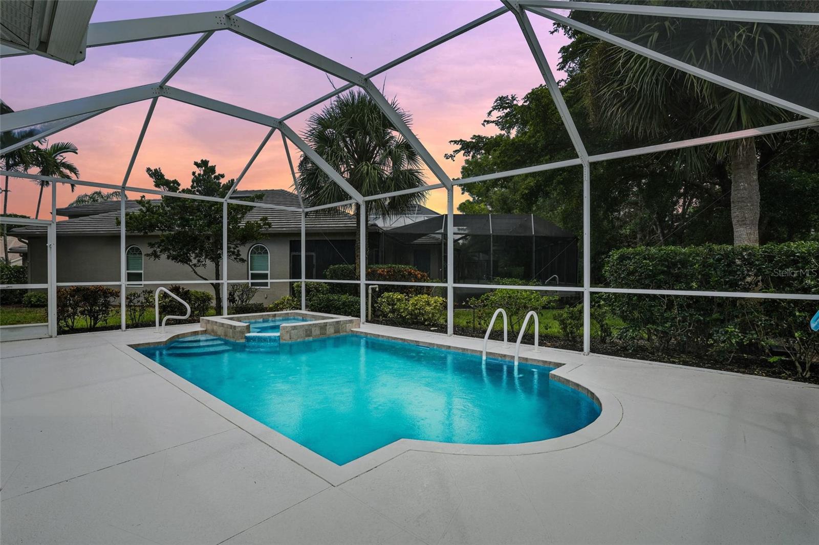 Image 35 of 48 For 9827 Colonial Walk N
