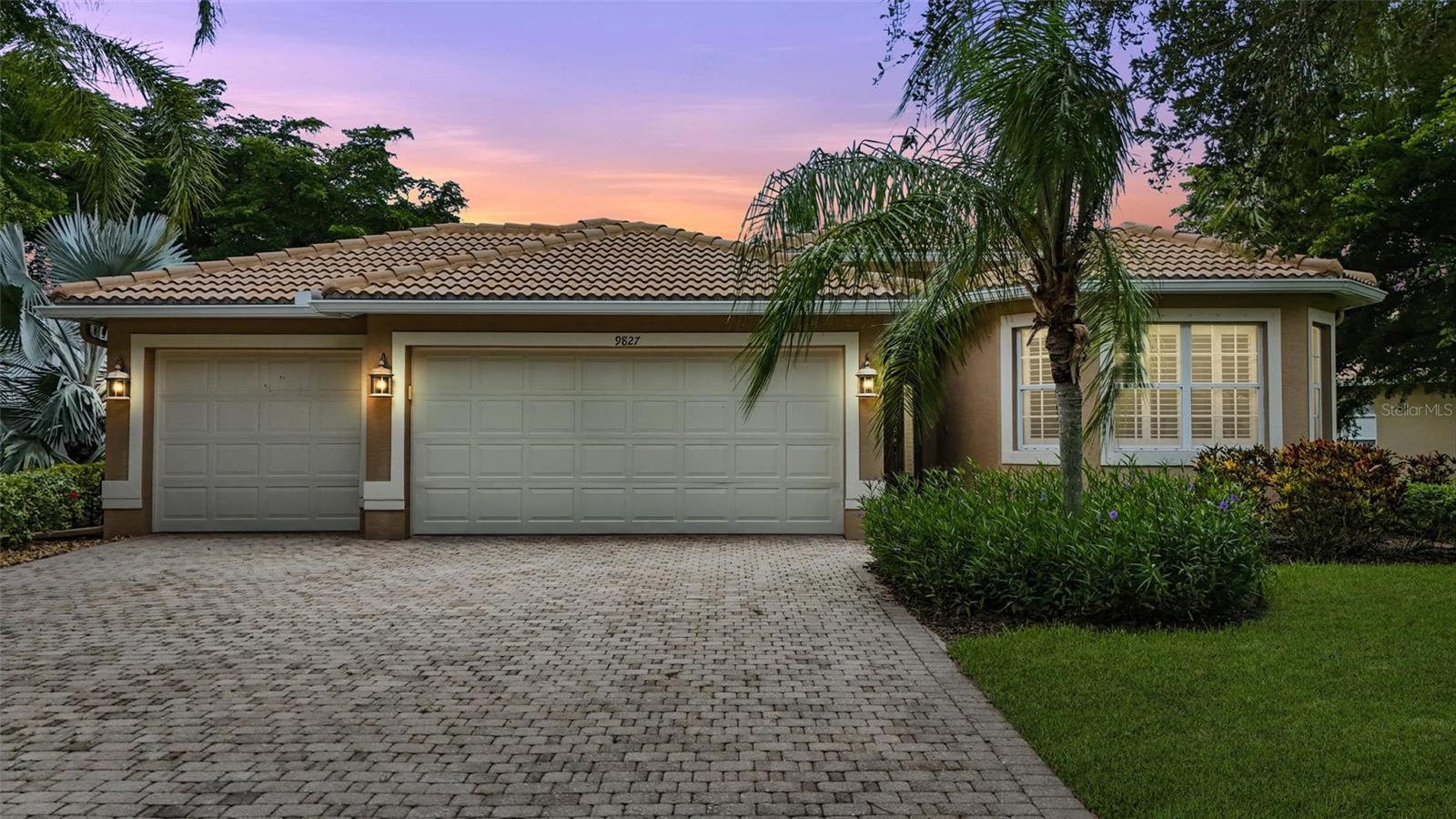 Image 41 of 48 For 9827 Colonial Walk N