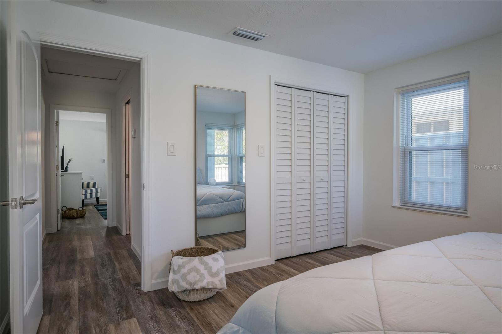 Listing photo id 20 for 532 Blvd Of The Presidents