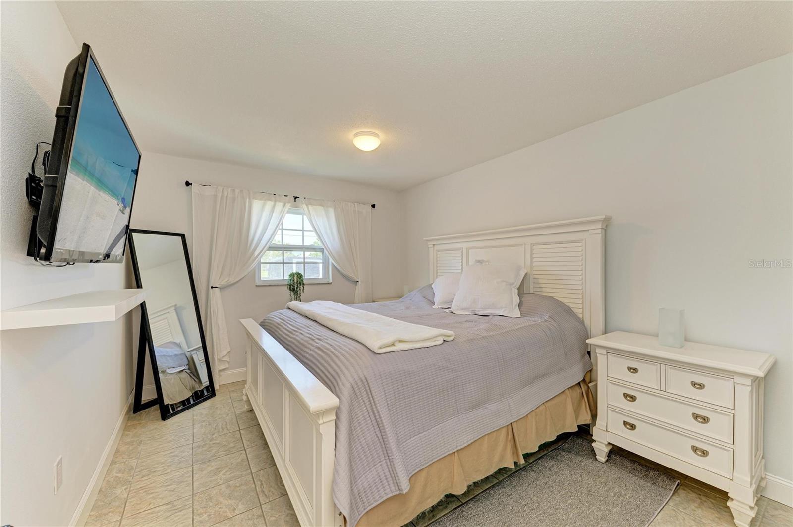 Image 14 of 25 For 9810 Dorado Avenue 9810