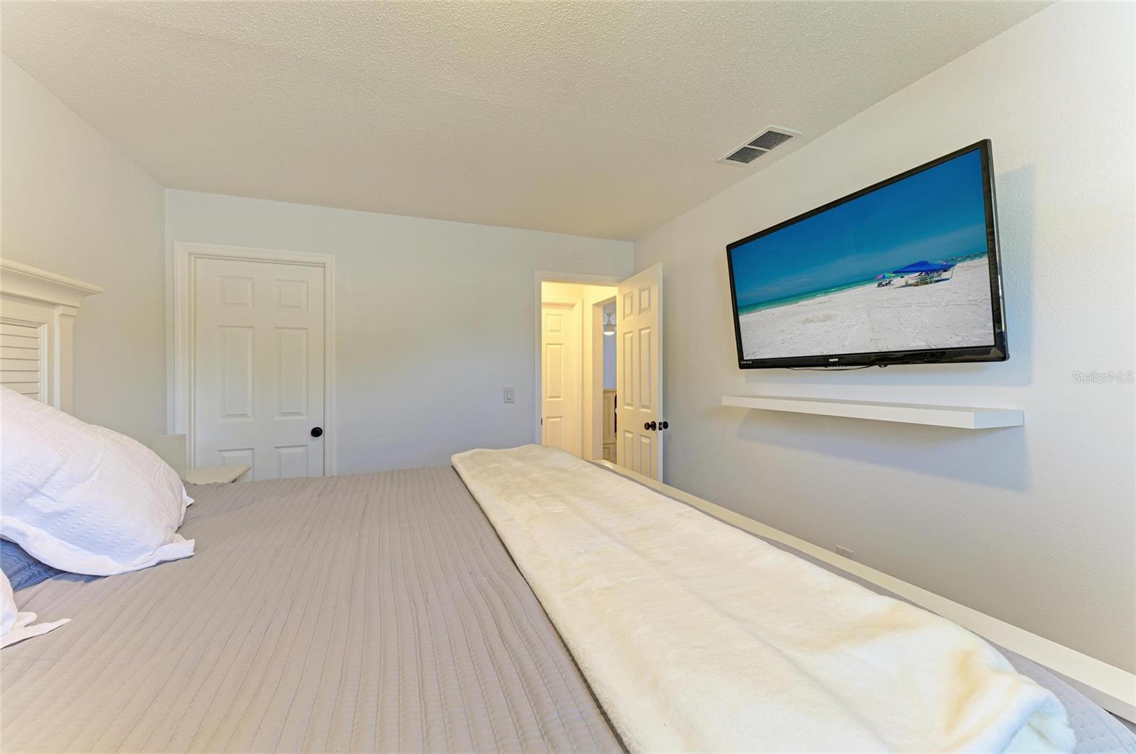Image 15 of 25 For 9810 Dorado Avenue 9810