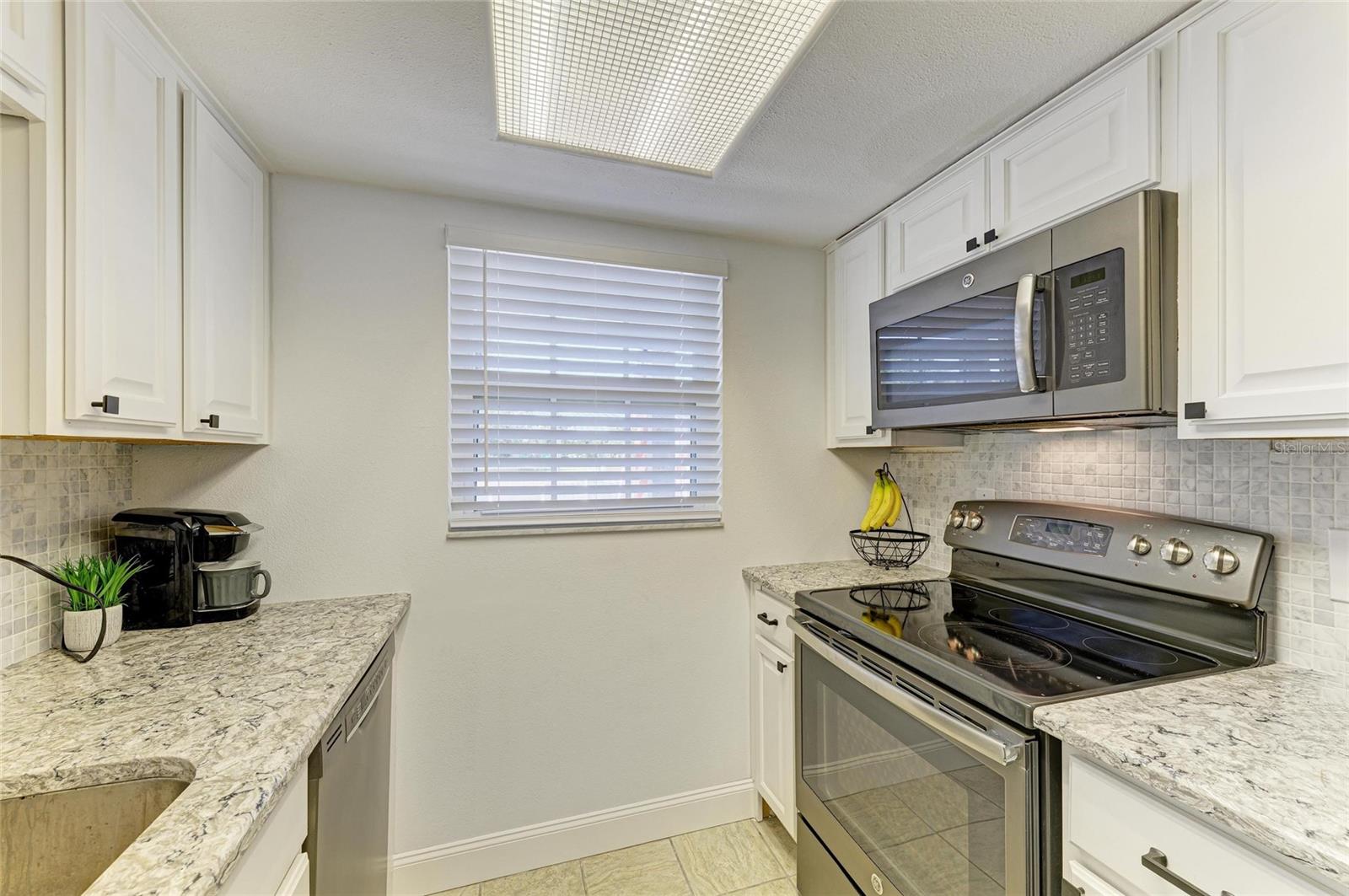 Image 5 of 25 For 9810 Dorado Avenue 9810
