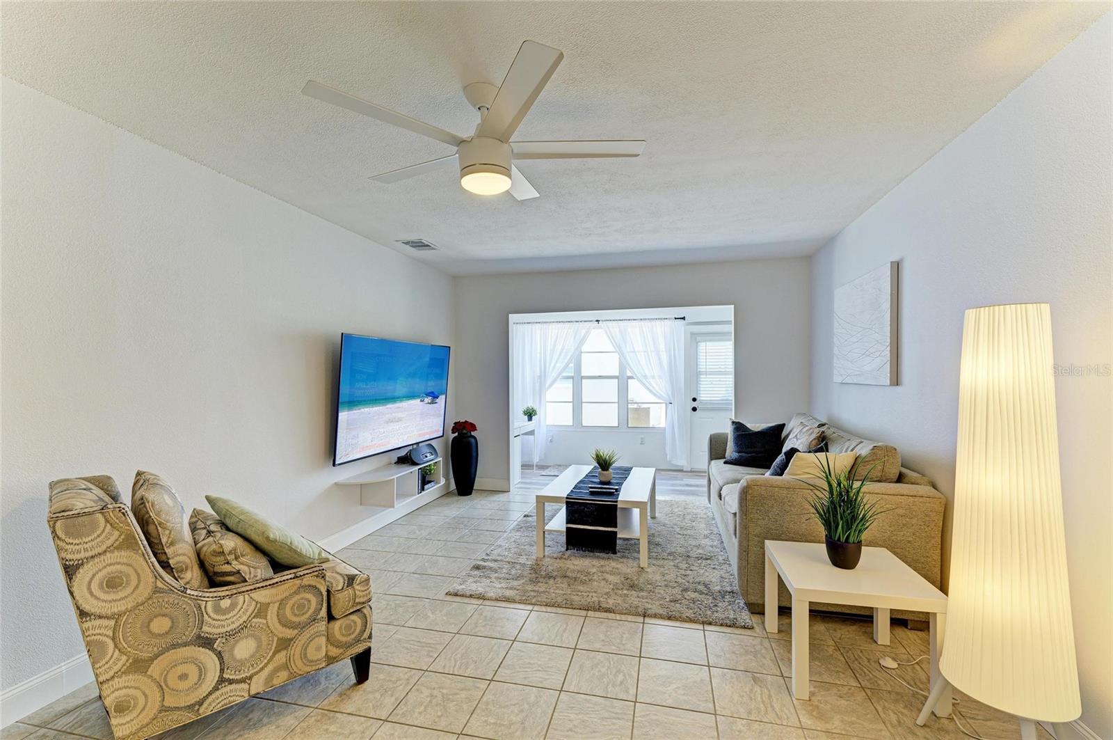 Image 9 of 25 For 9810 Dorado Avenue 9810