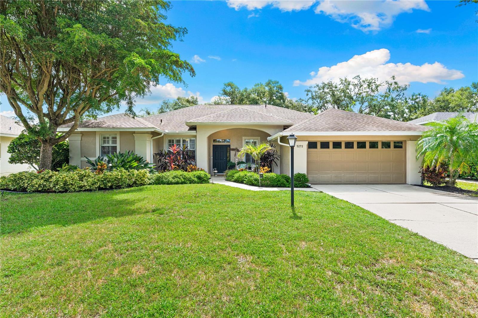 Details for 5272 Sunnydale Circle E, SARASOTA, FL 34233