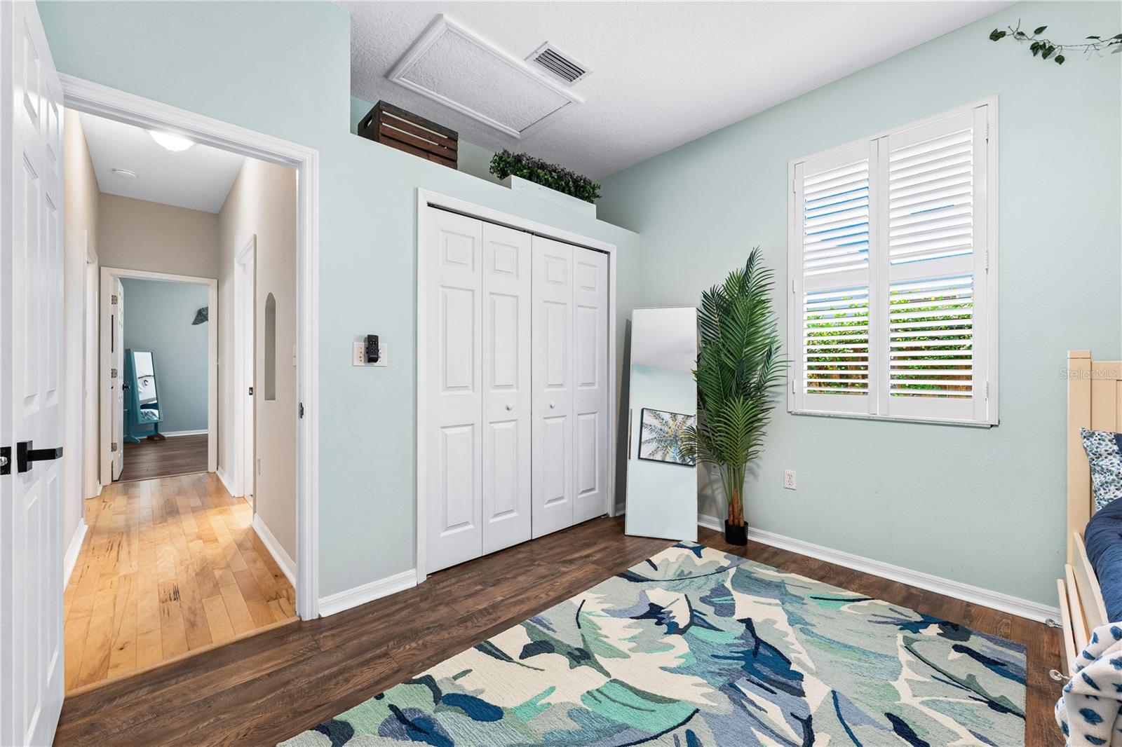 Image 29 of 44 For 5272 Sunnydale Circle E