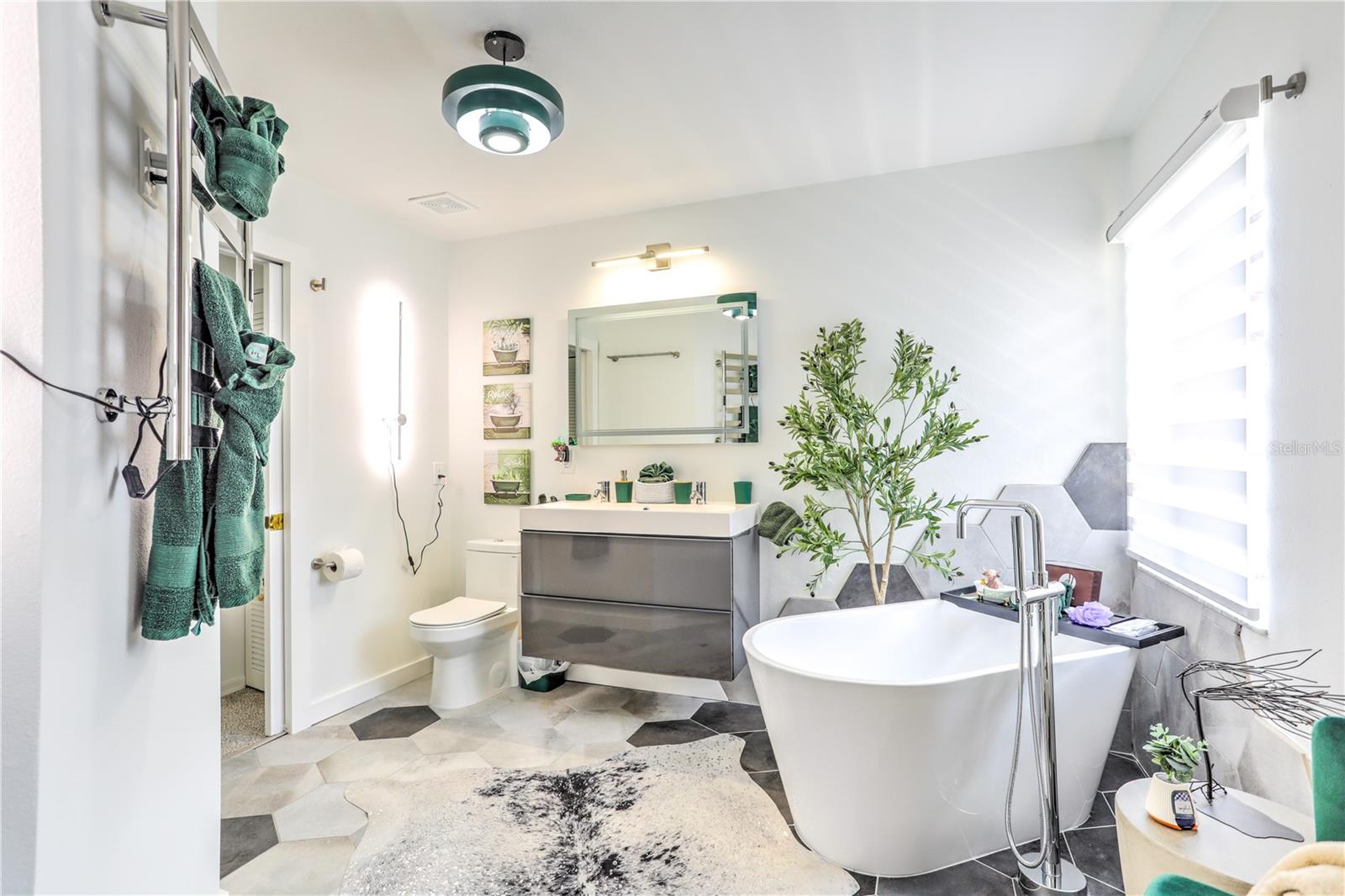 Image 38 of 76 For 6101 34th Street W 7c
