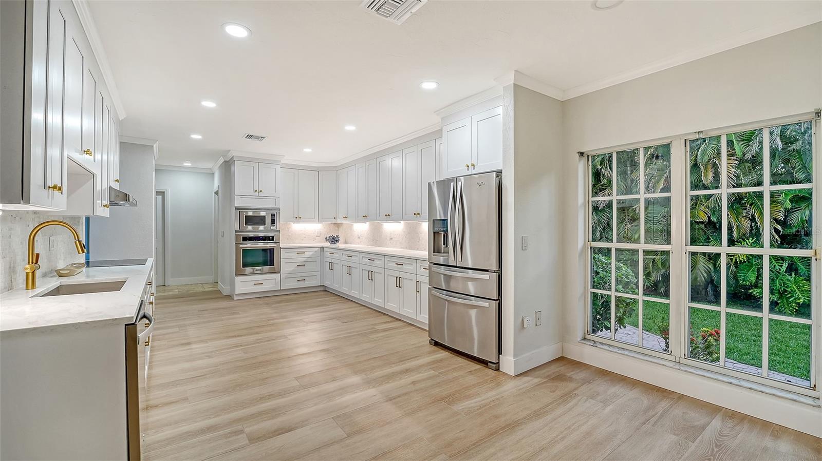 Image 15 of 41 For 3639 Beneva Oaks Boulevard