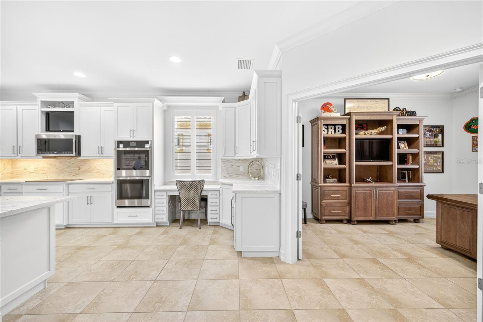 Image 11 of 47 For 3090 Amadora Circle