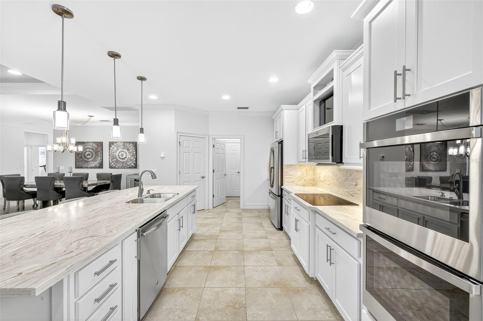 Image 12 of 47 For 3090 Amadora Circle