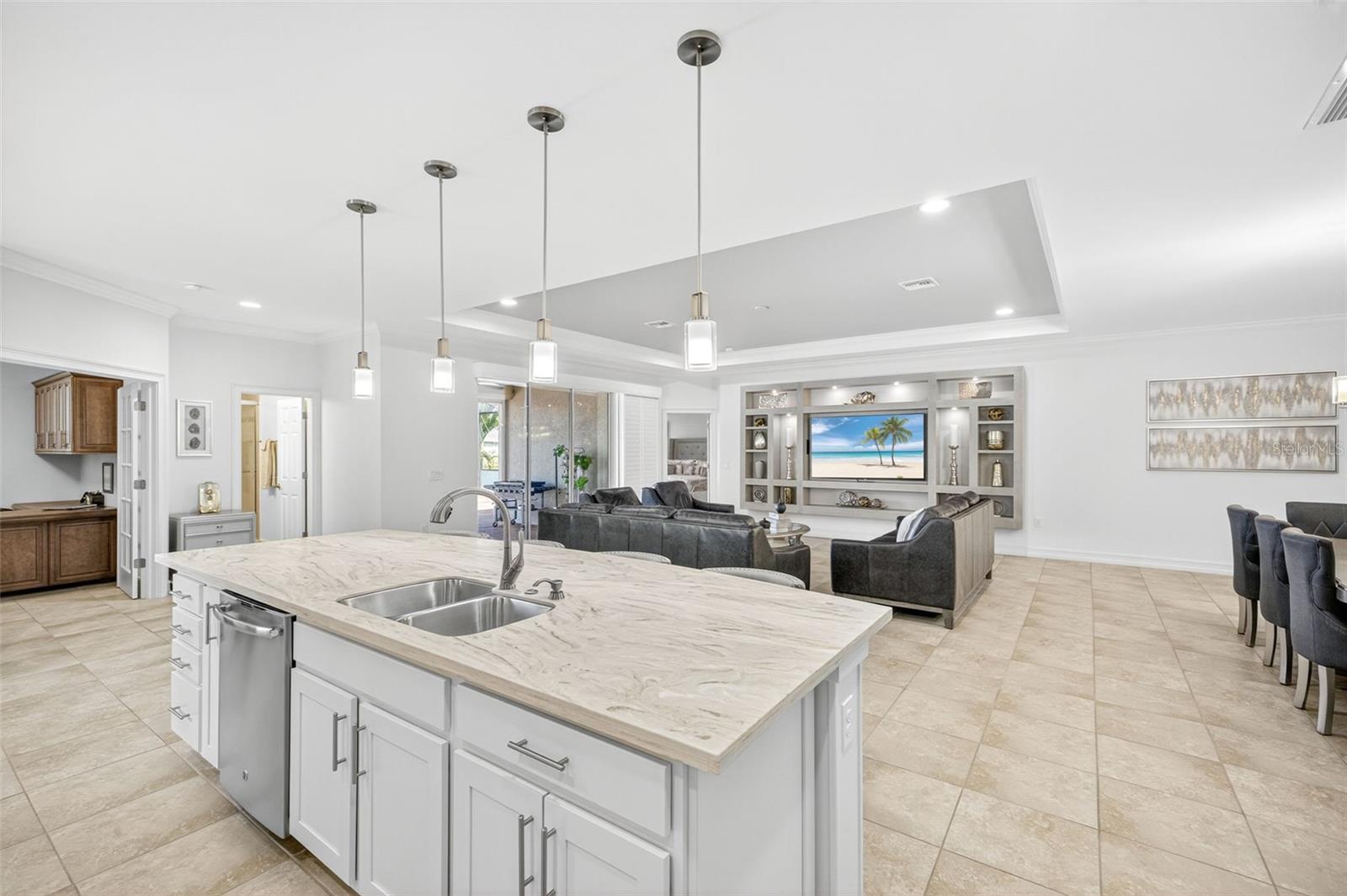 Image 14 of 47 For 3090 Amadora Circle