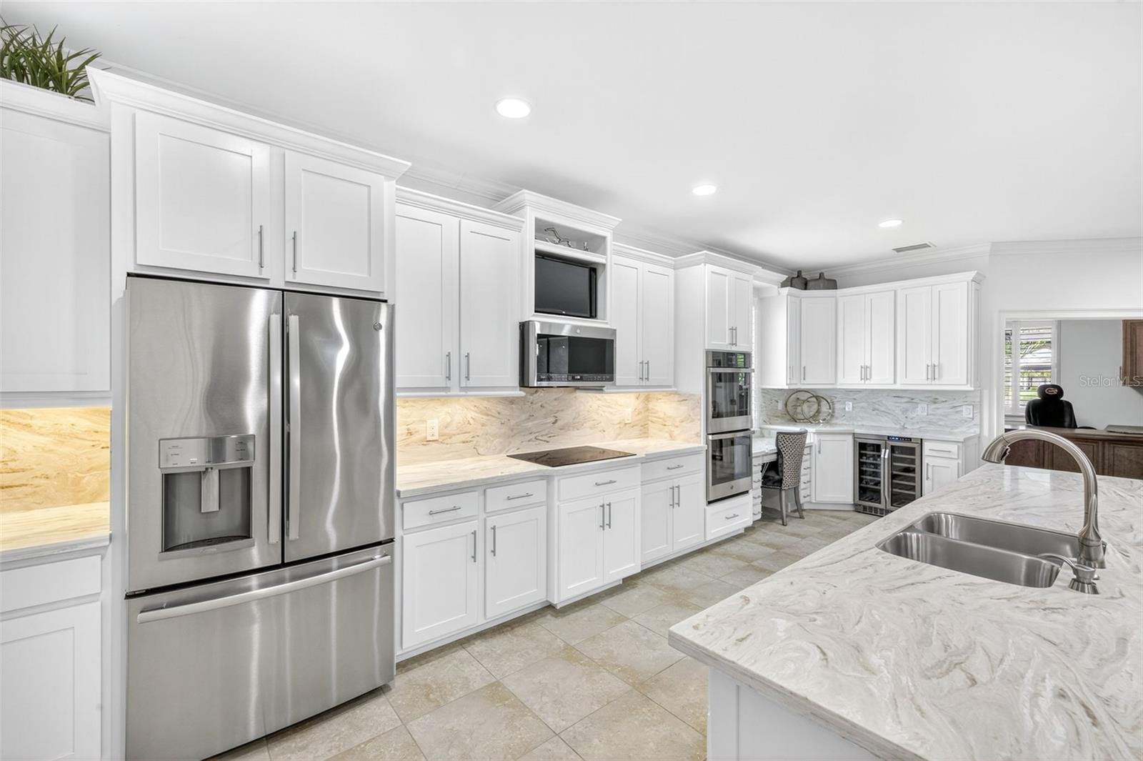 Image 15 of 47 For 3090 Amadora Circle