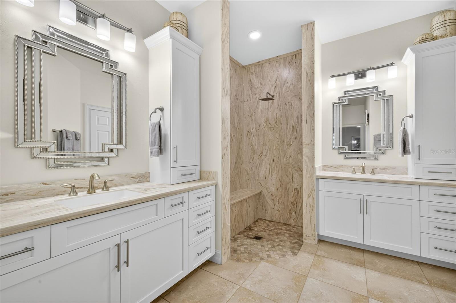 Image 20 of 47 For 3090 Amadora Circle