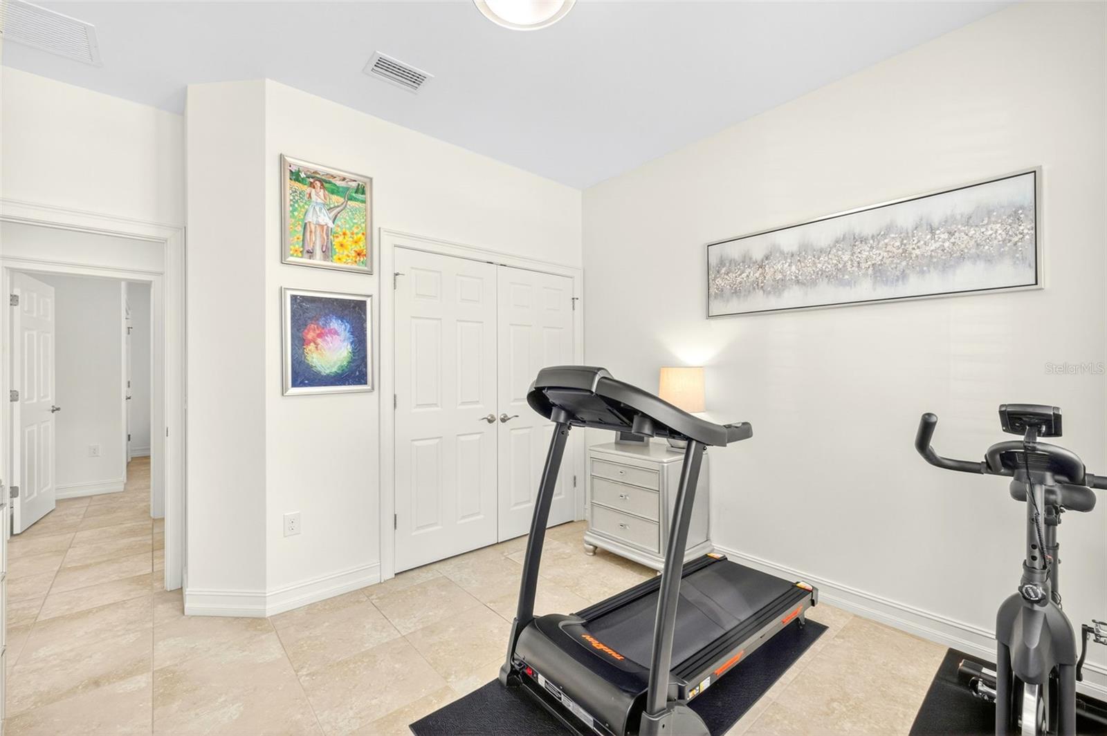 Image 23 of 47 For 3090 Amadora Circle