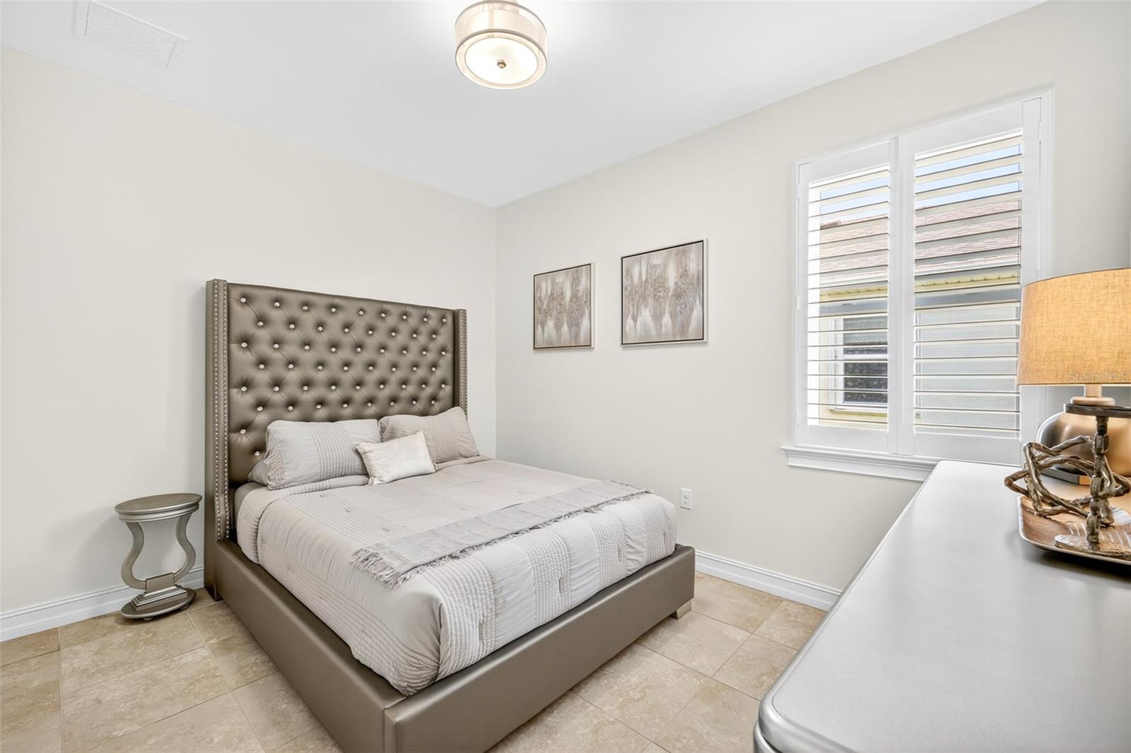 Image 25 of 47 For 3090 Amadora Circle