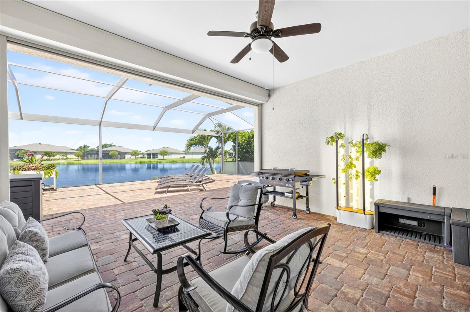 Image 30 of 47 For 3090 Amadora Circle