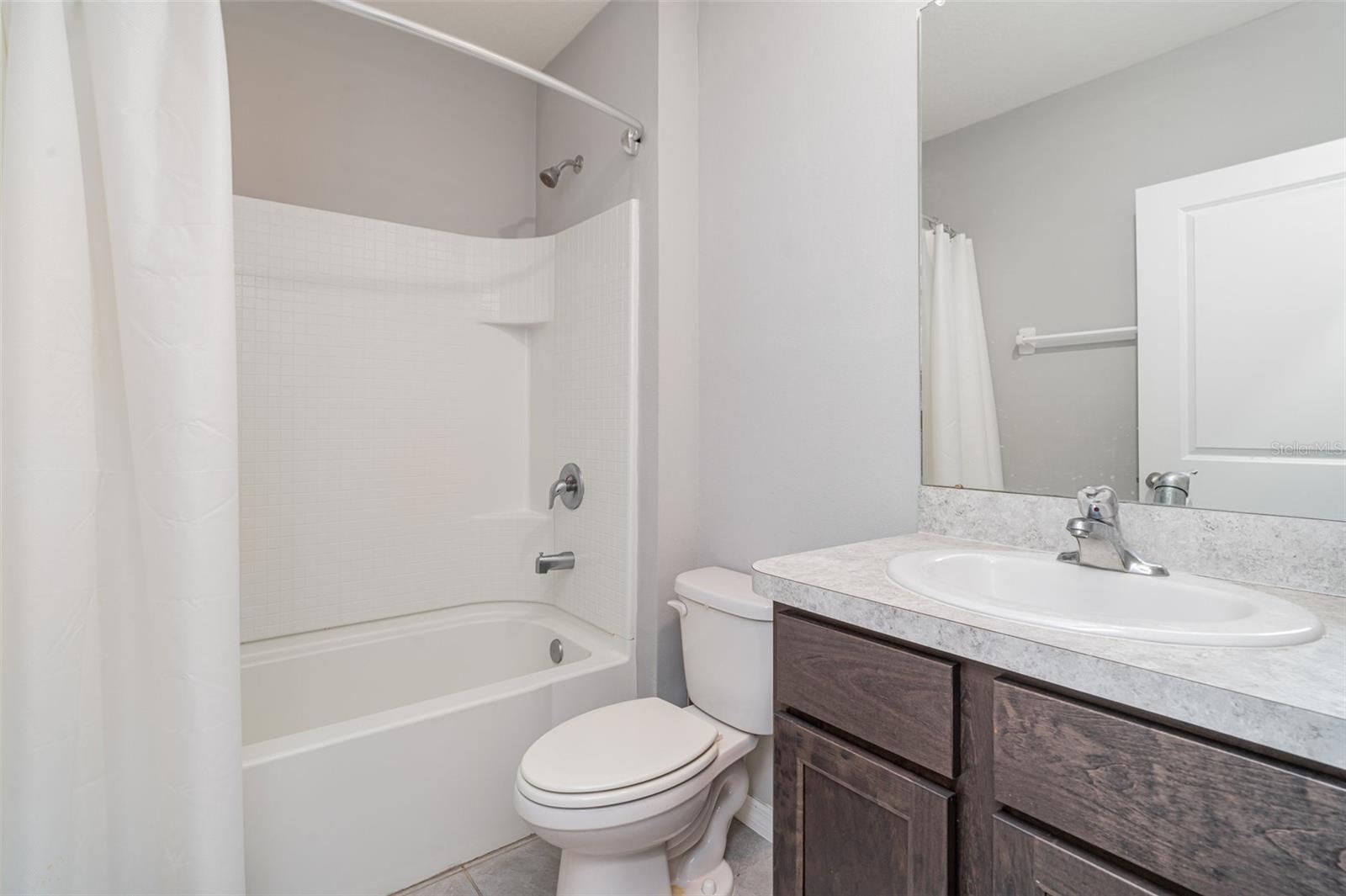Image 18 of 27 For 2725 Greenleaf Terrace
