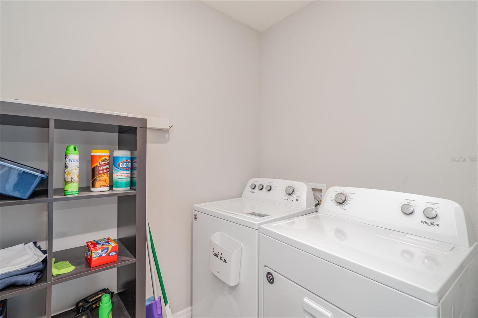 Image 19 of 27 For 2725 Greenleaf Terrace
