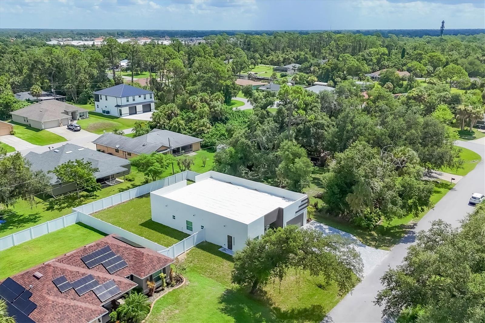 Image 3 of 40 For 13558 Ketridge Avenue