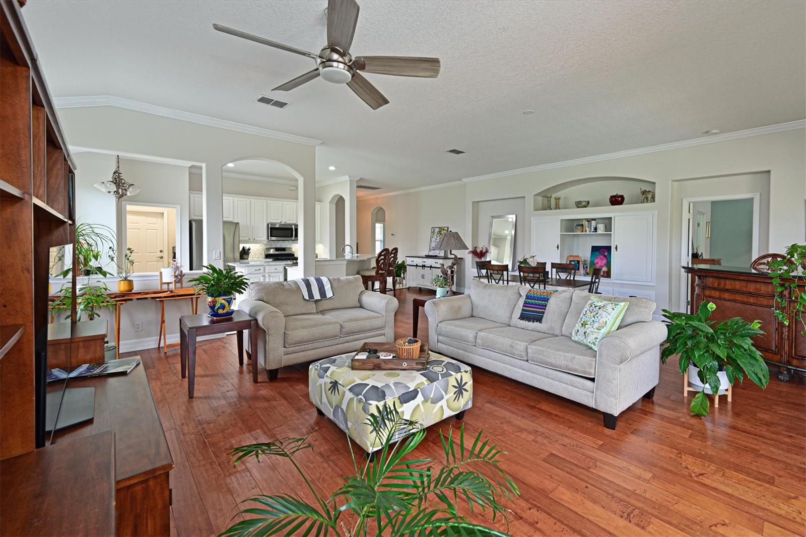 Image 14 of 62 For 604 Misty Pond Court