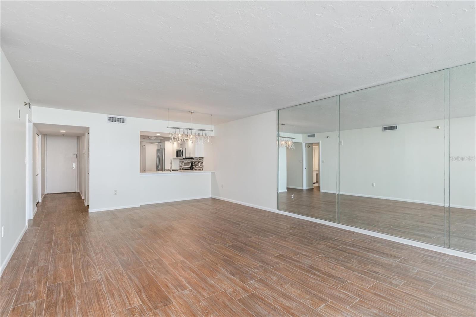 Image 11 of 44 For 988 Blvd Of The Arts  1415