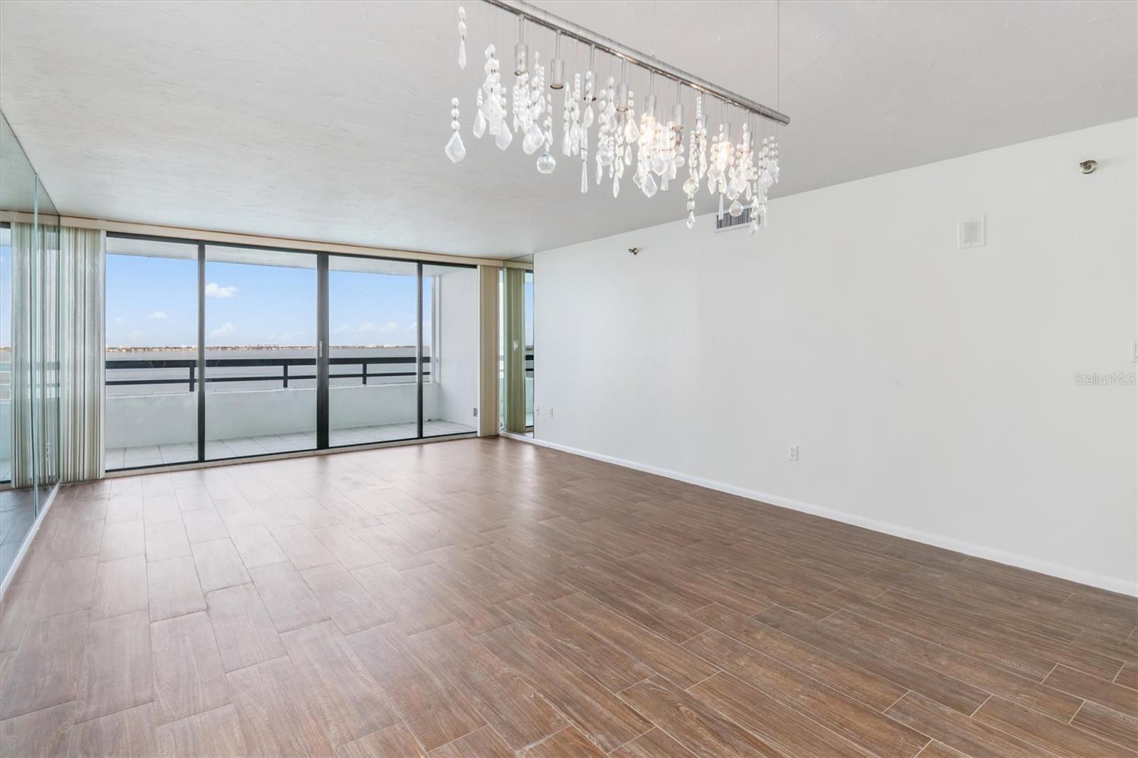 Image 9 of 44 For 988 Blvd Of The Arts  1415