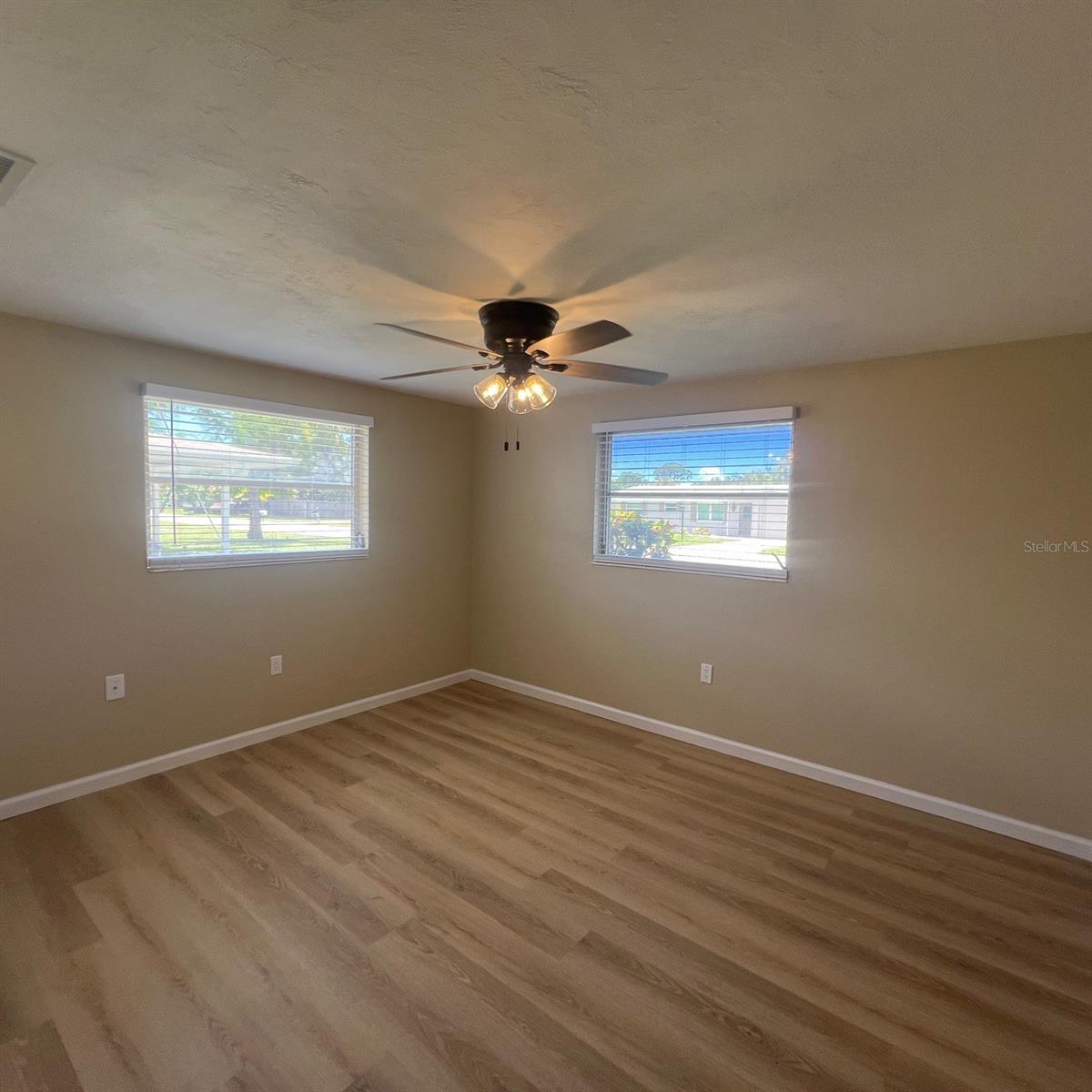 Image 7 of 8 For 7456 Cass Circle