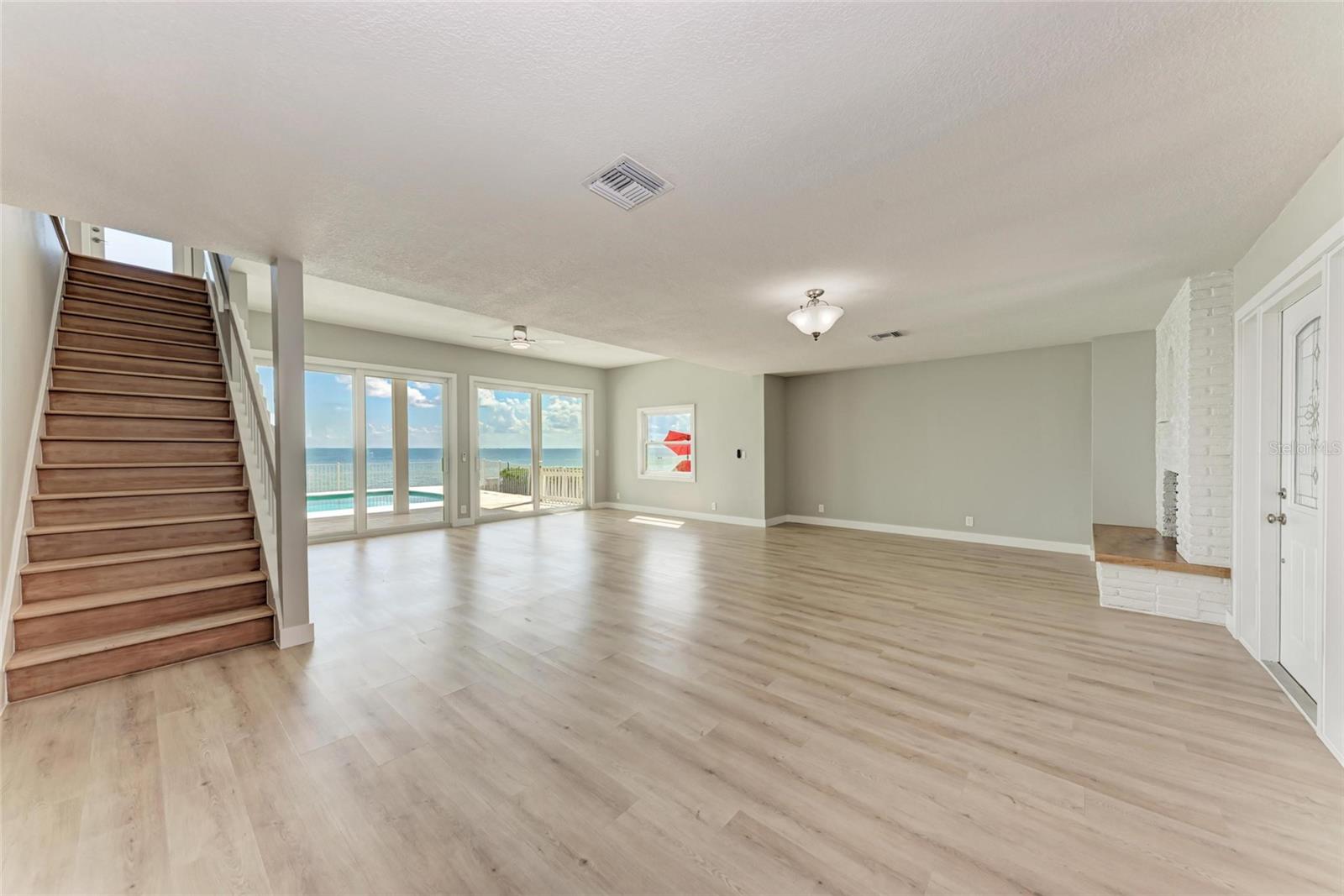 Image 10 of 62 For 893 Shore Drive
