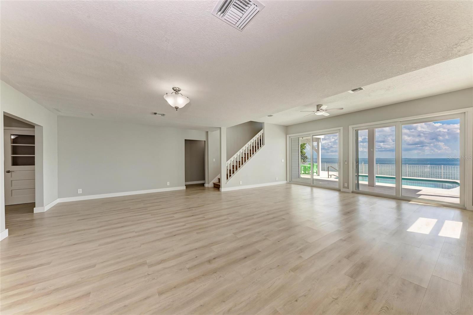 Image 11 of 62 For 893 Shore Drive