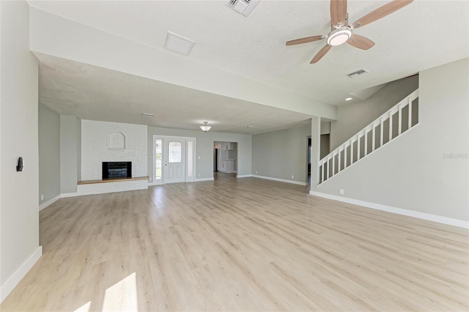 Image 12 of 62 For 893 Shore Drive