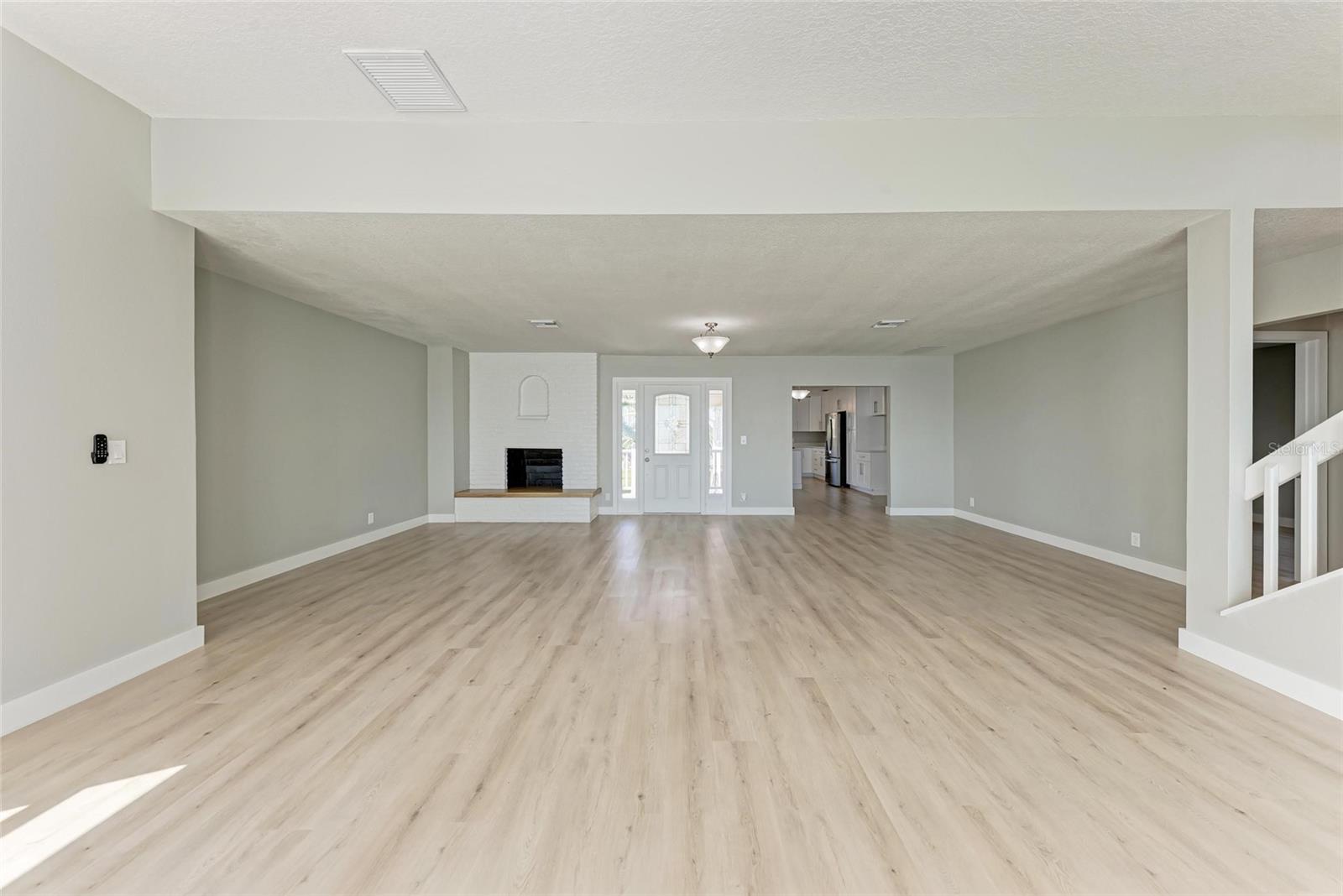 Image 14 of 62 For 893 Shore Drive
