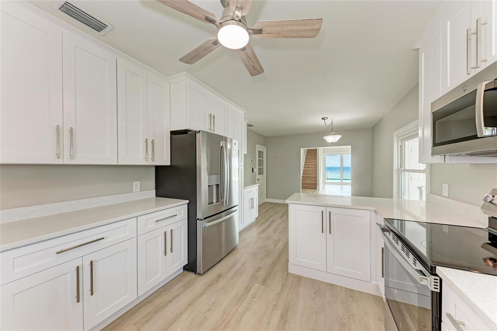 Image 17 of 62 For 893 Shore Drive
