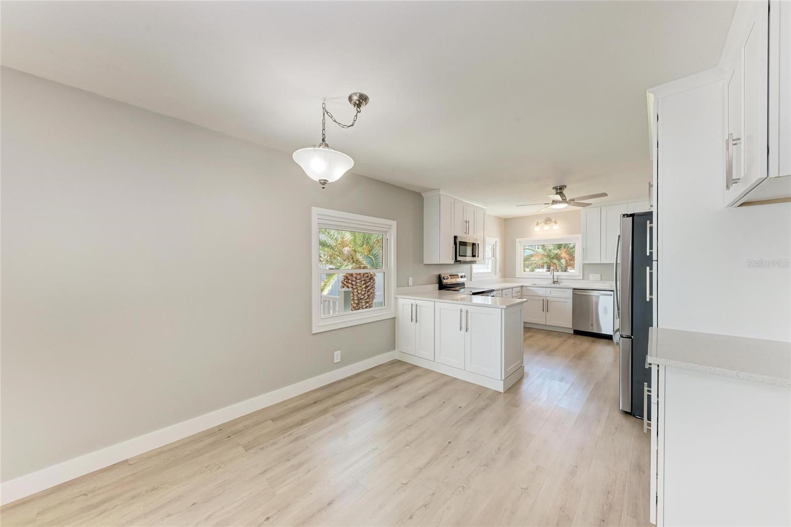 Image 20 of 62 For 893 Shore Drive
