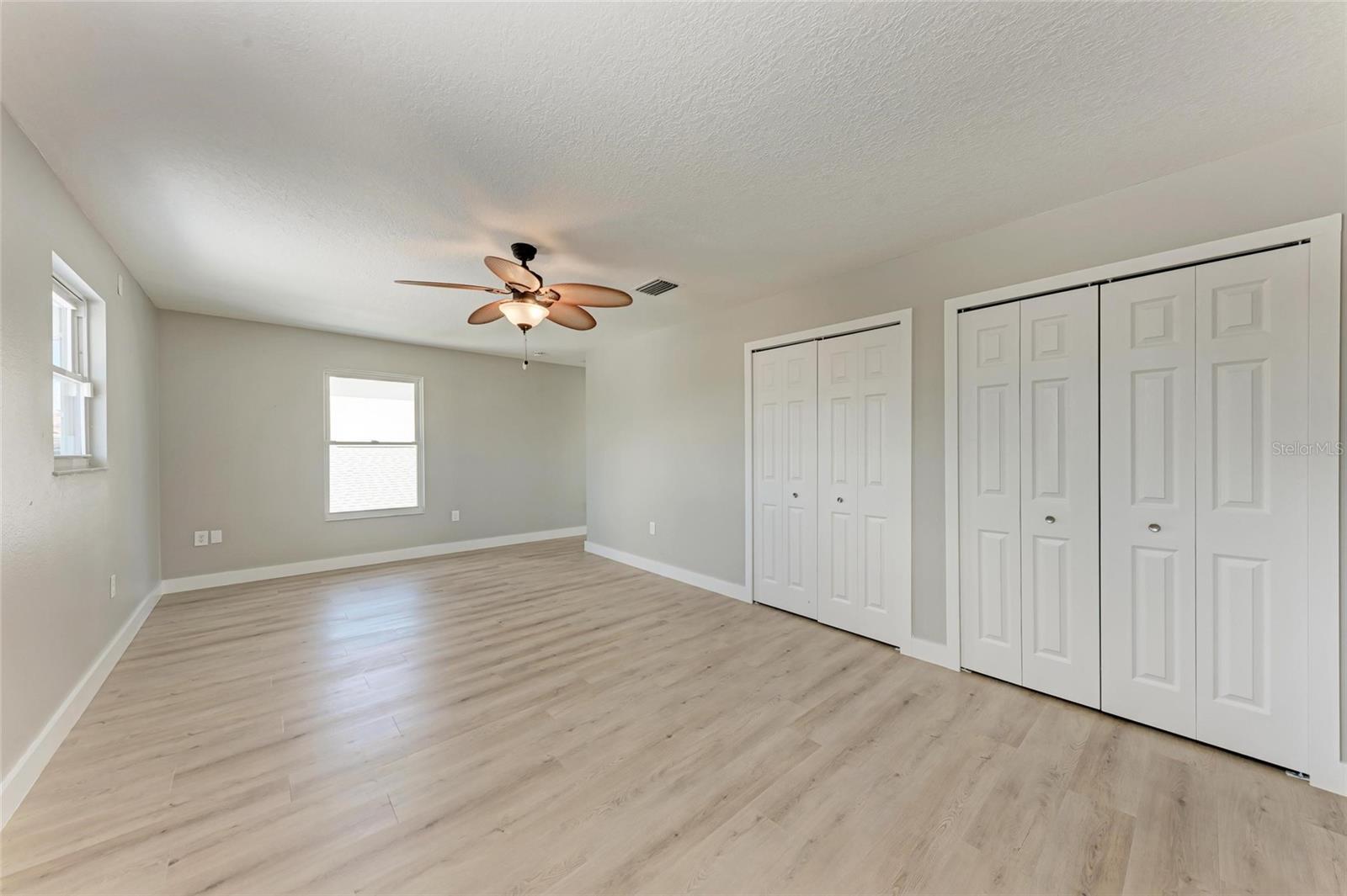 Image 34 of 62 For 893 Shore Drive