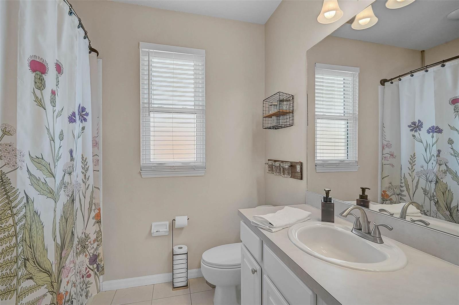 Image 17 of 53 For 5429 Lakehurst Court
