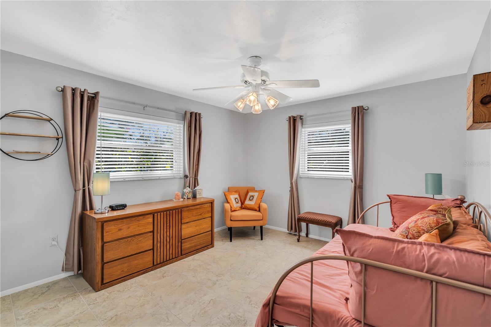 Image 18 of 27 For 3617 Iroquois Avenue