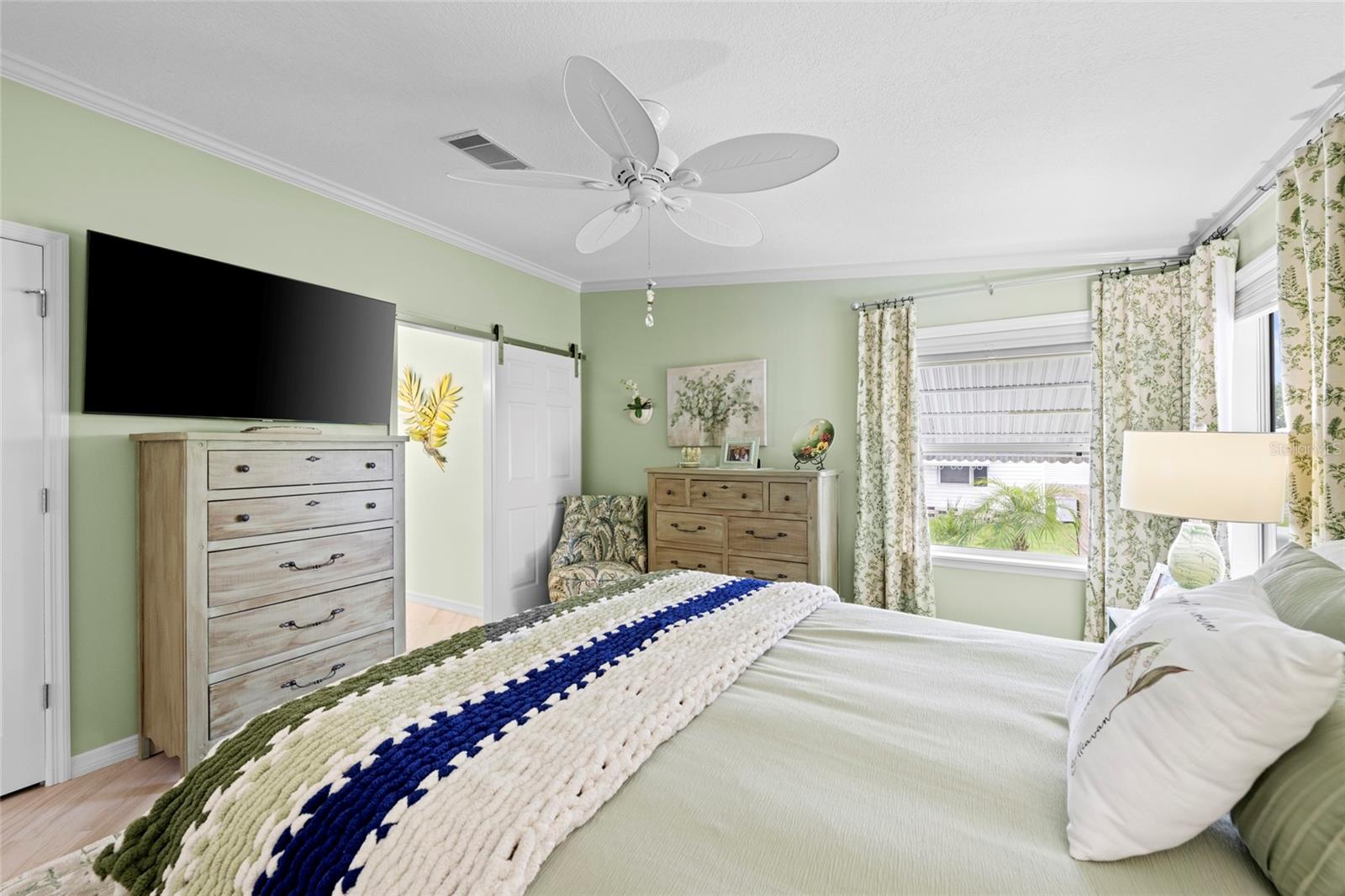 Image 22 of 44 For 5707 45th St E  38